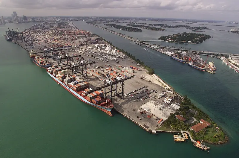 Vista aérea de la terminal de contenedores del Puerto de Miami